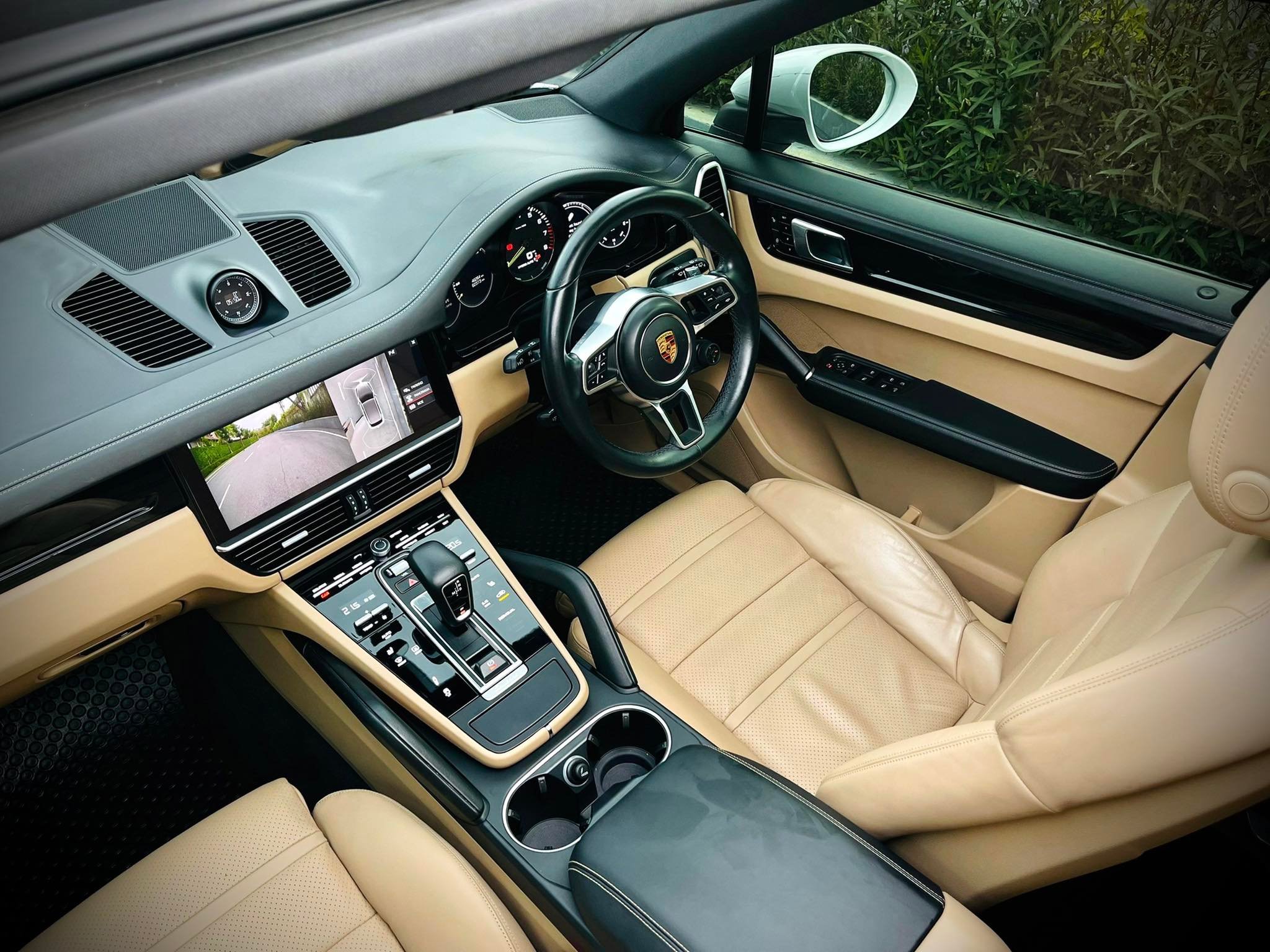 Porsche Cayenne Plug in E-Hybrid 3.0 V6 สวยสนั่น สะท้านโลกาคันนี้ สีขาวสะอาด สะอ้าน (รูปที่ 38)