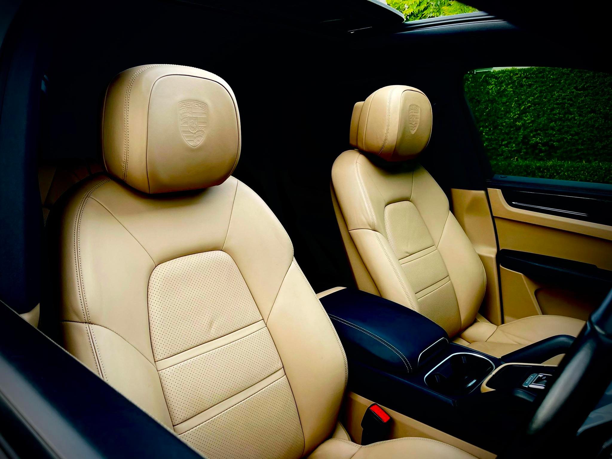 Porsche Cayenne Plug in E-Hybrid 3.0 V6 สวยสนั่น สะท้านโลกาคันนี้ สีขาวสะอาด สะอ้าน (รูปที่ 26)