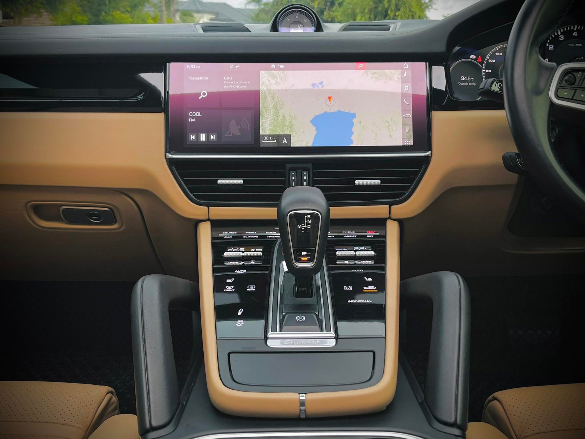 Porsche Cayenne Plug in E-Hybrid 3.0 V6 สวยสนั่น สะท้านโลกาคันนี้ สีขาวสะอาด สะอ้าน (รูปที่ 21)