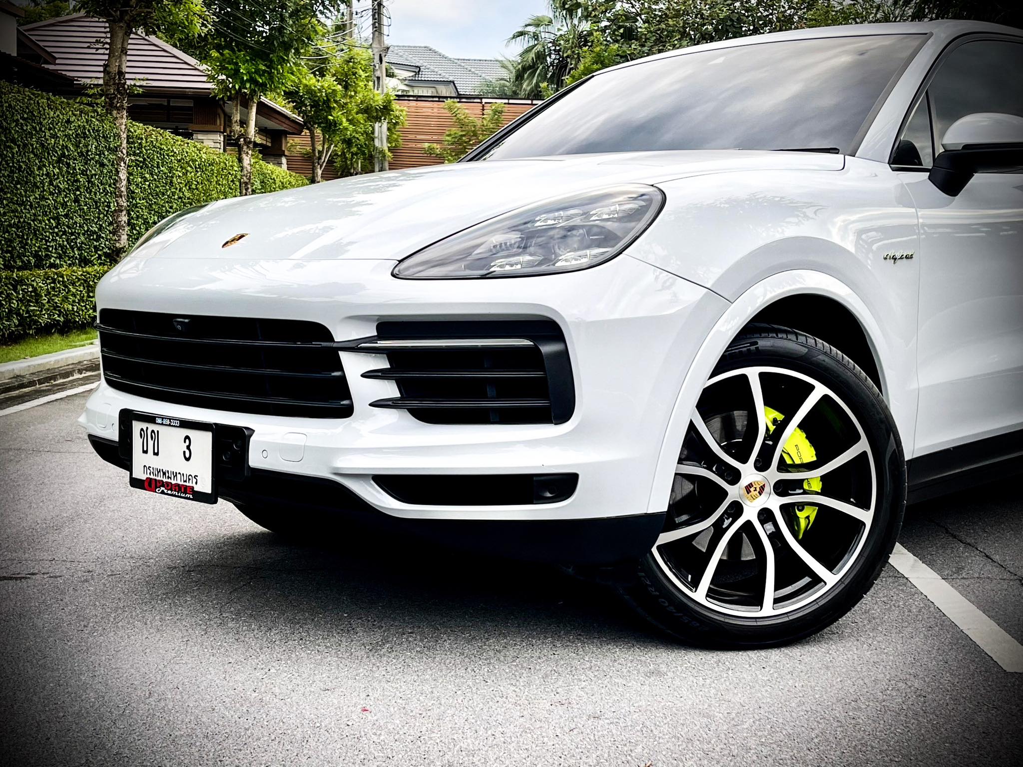Porsche Cayenne Plug in E-Hybrid 3.0 V6 สวยสนั่น สะท้านโลกาคันนี้ สีขาวสะอาด สะอ้าน (รูปที่ 5)
