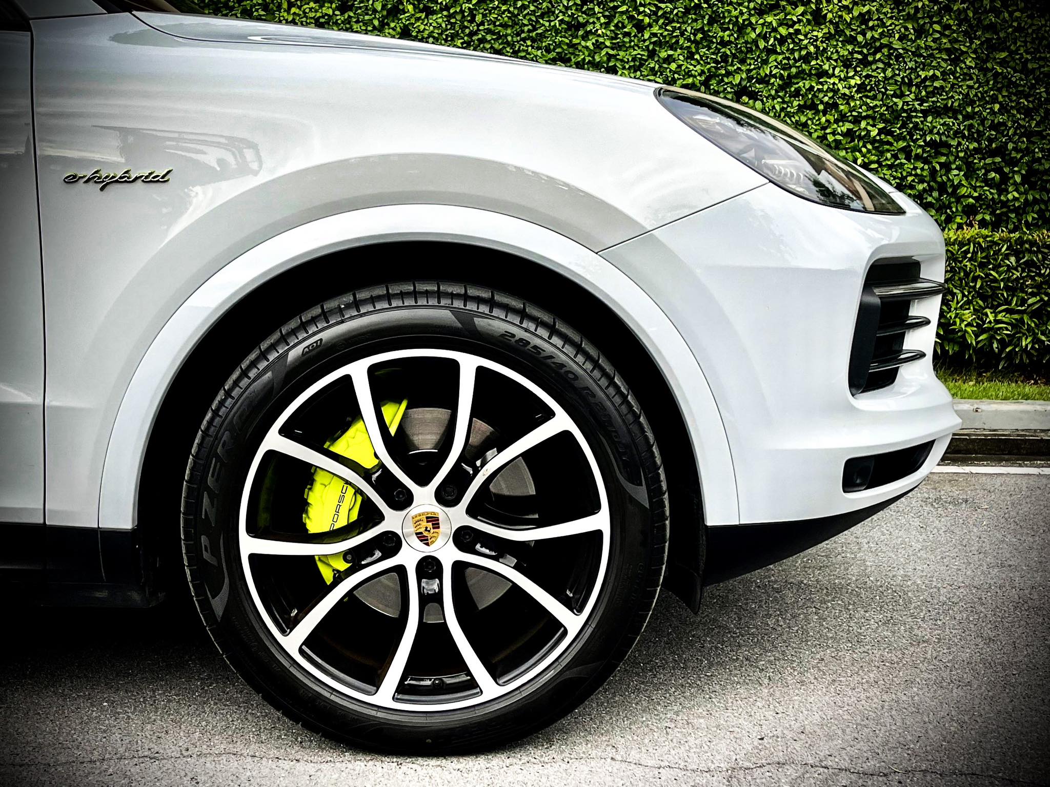 Porsche Cayenne Plug in E-Hybrid 3.0 V6 สวยสนั่น สะท้านโลกาคันนี้ สีขาวสะอาด สะอ้าน (รูปที่ 17)