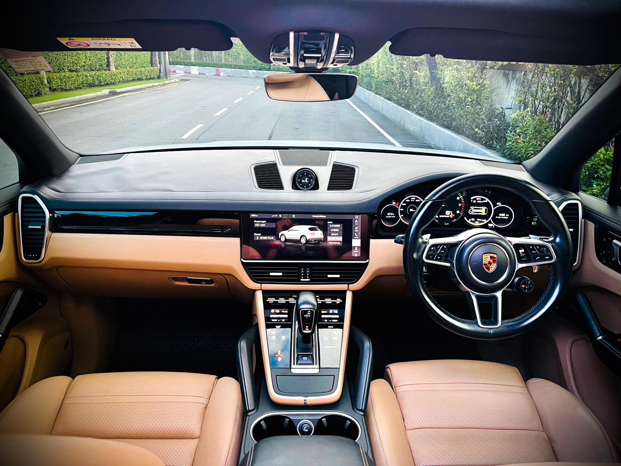 Porsche Cayenne Plug in E-Hybrid 3.0 V6 สวยสนั่น สะท้านโลกาคันนี้ สีขาวสะอาด สะอ้าน (รูปที่ 45)