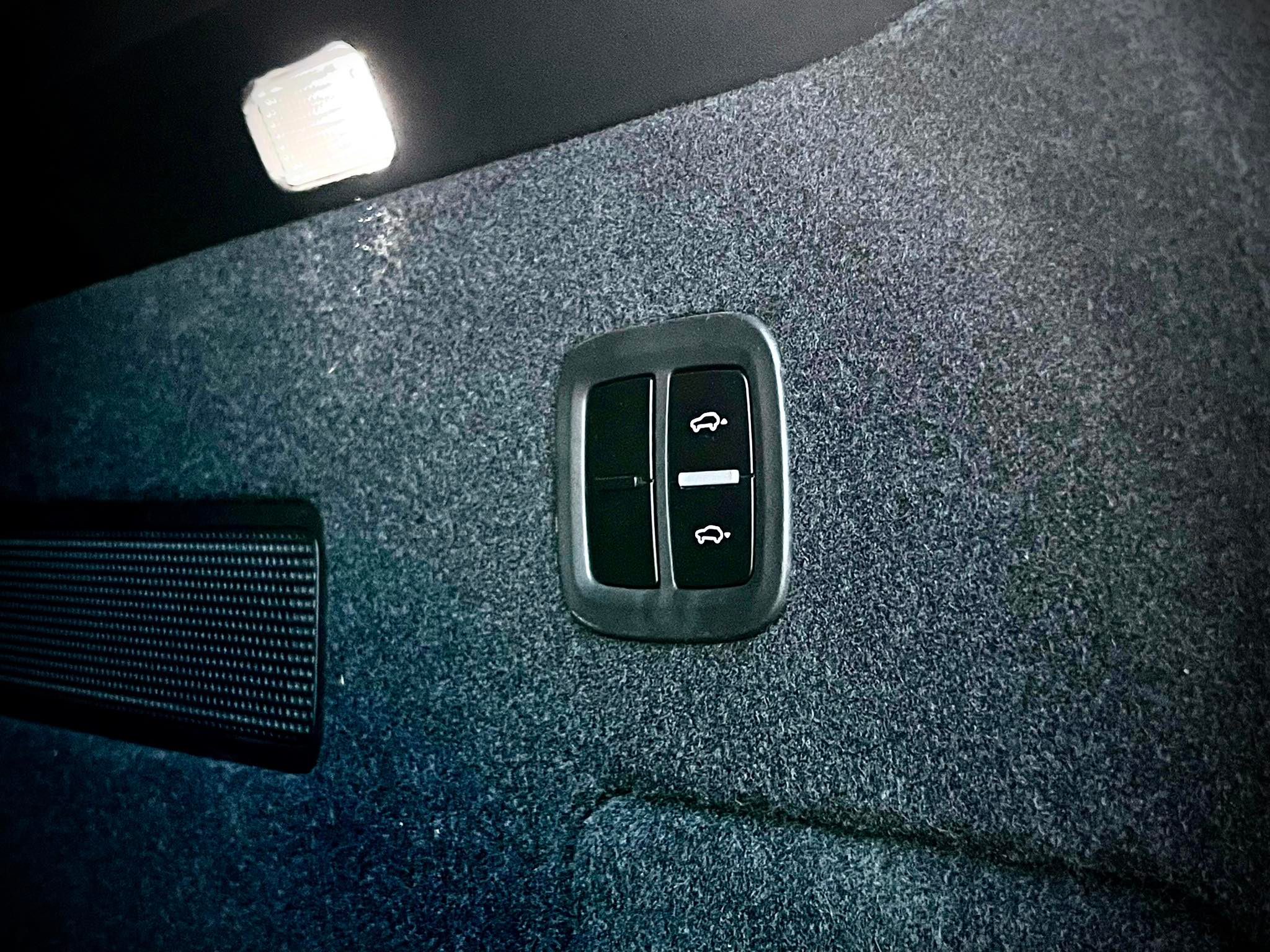 Porsche Cayenne Plug in E-Hybrid 3.0 V6 สวยสนั่น สะท้านโลกาคันนี้ สีขาวสะอาด สะอ้าน (รูปที่ 53)