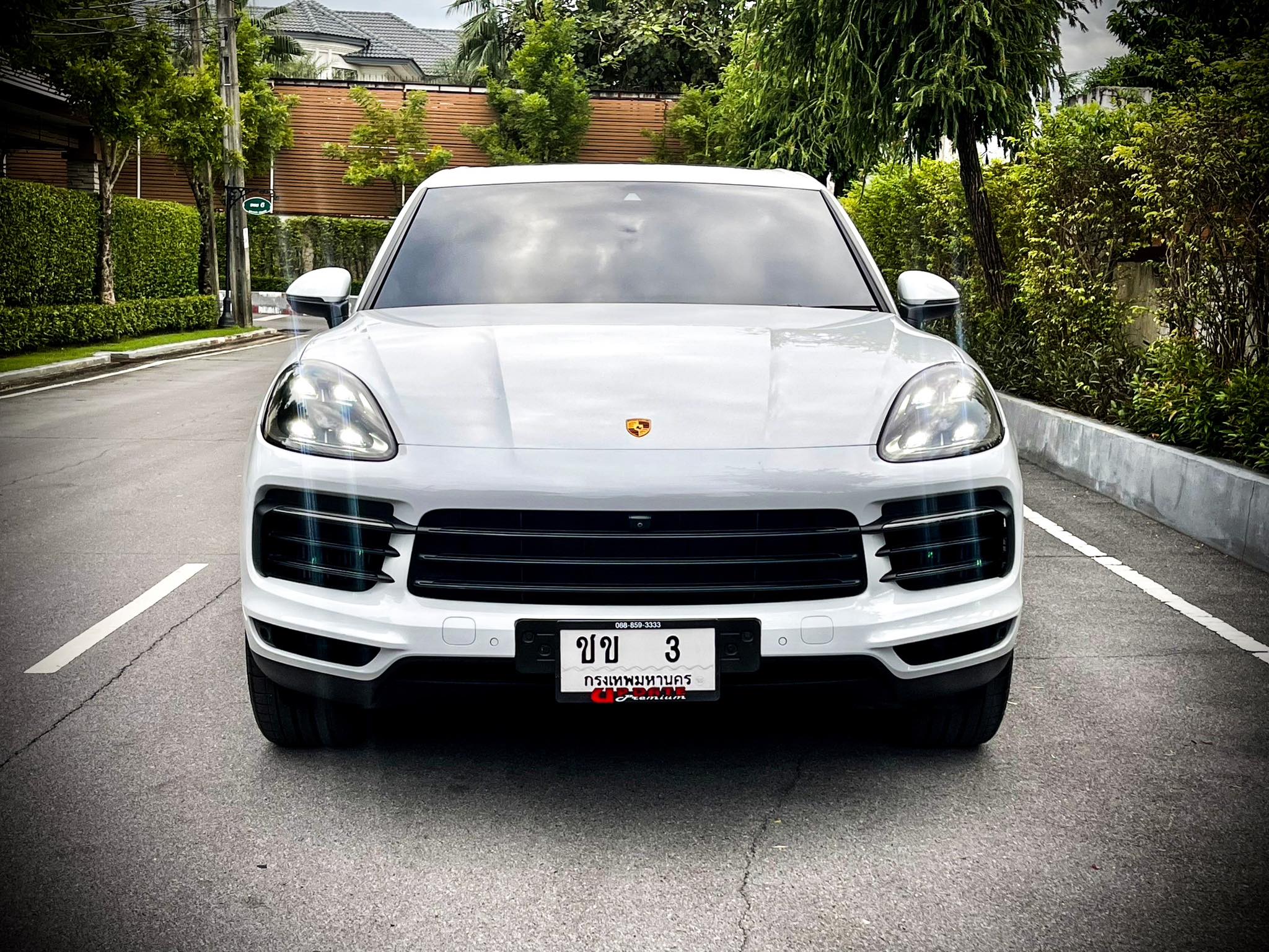 Porsche Cayenne Plug in E-Hybrid 3.0 V6 สวยสนั่น สะท้านโลกาคันนี้ สีขาวสะอาด สะอ้าน (รูปที่ 2)