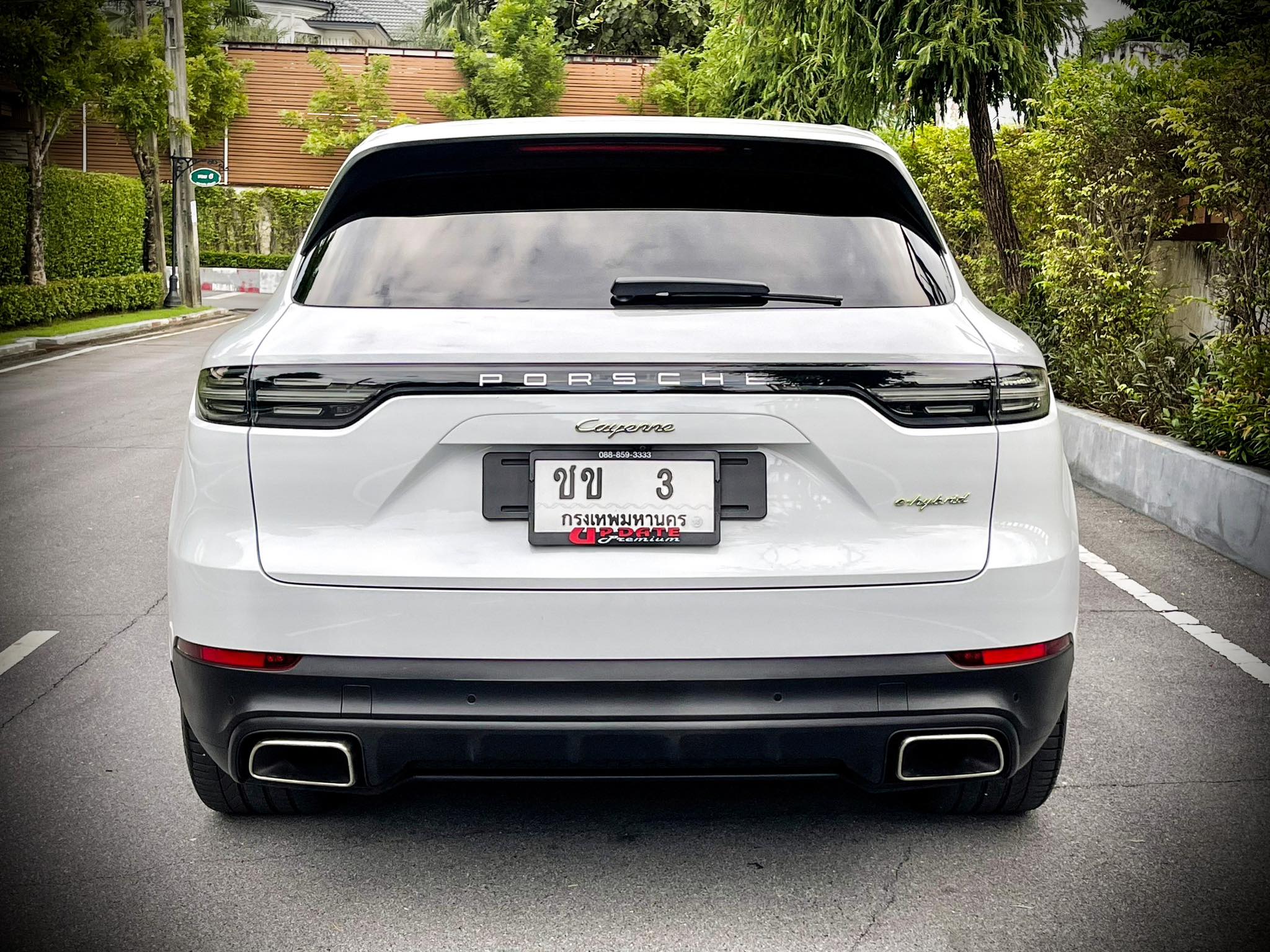 Porsche Cayenne Plug in E-Hybrid 3.0 V6 สวยสนั่น สะท้านโลกาคันนี้ สีขาวสะอาด สะอ้าน (รูปที่ 12)