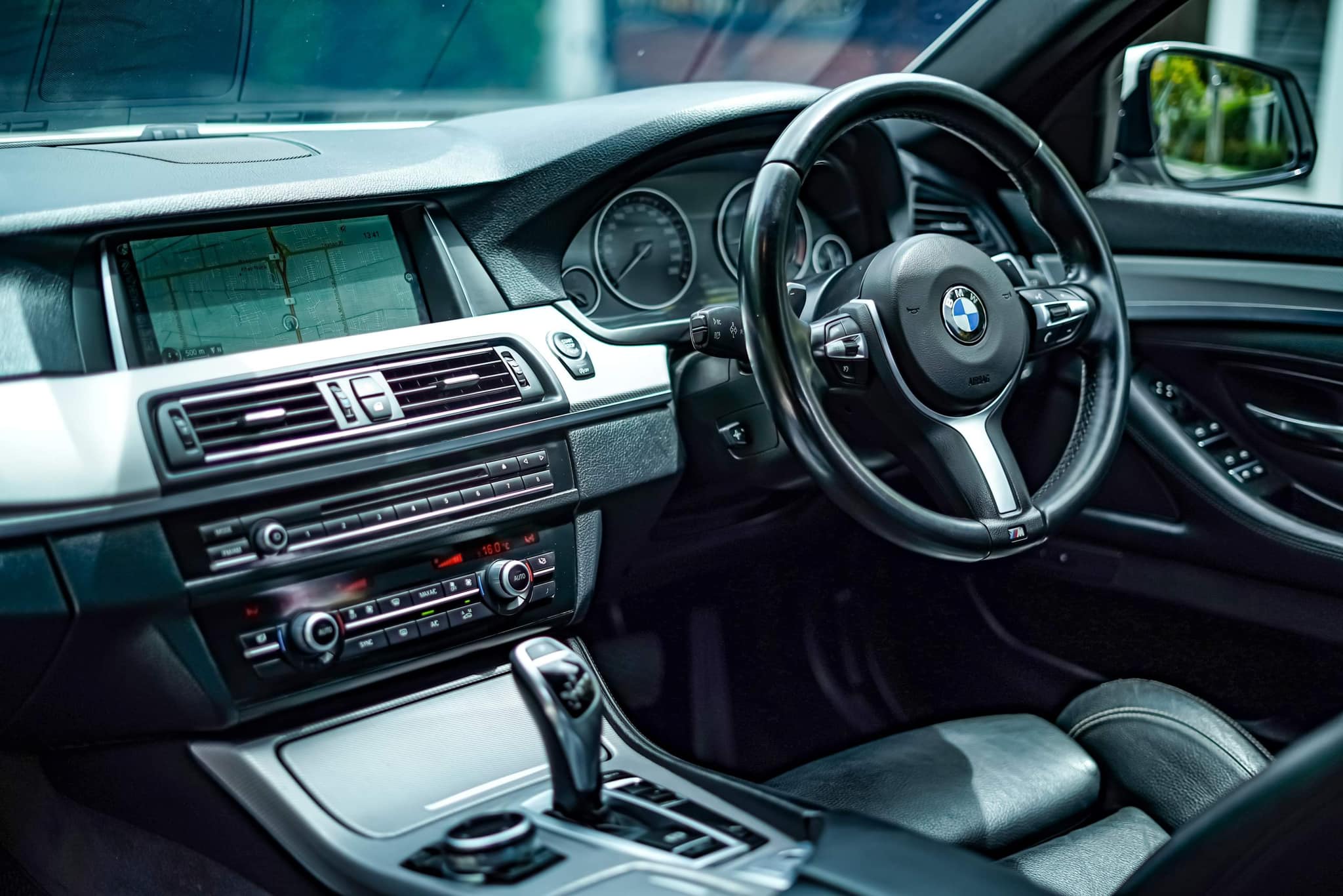 BMW 525D M Sport LCI พวงมาลัยใหม่ ประตูดูด ขายถูกมาก ออฟชั่นดีดี มีที่เราจริงๆ (รูปที่ 30)