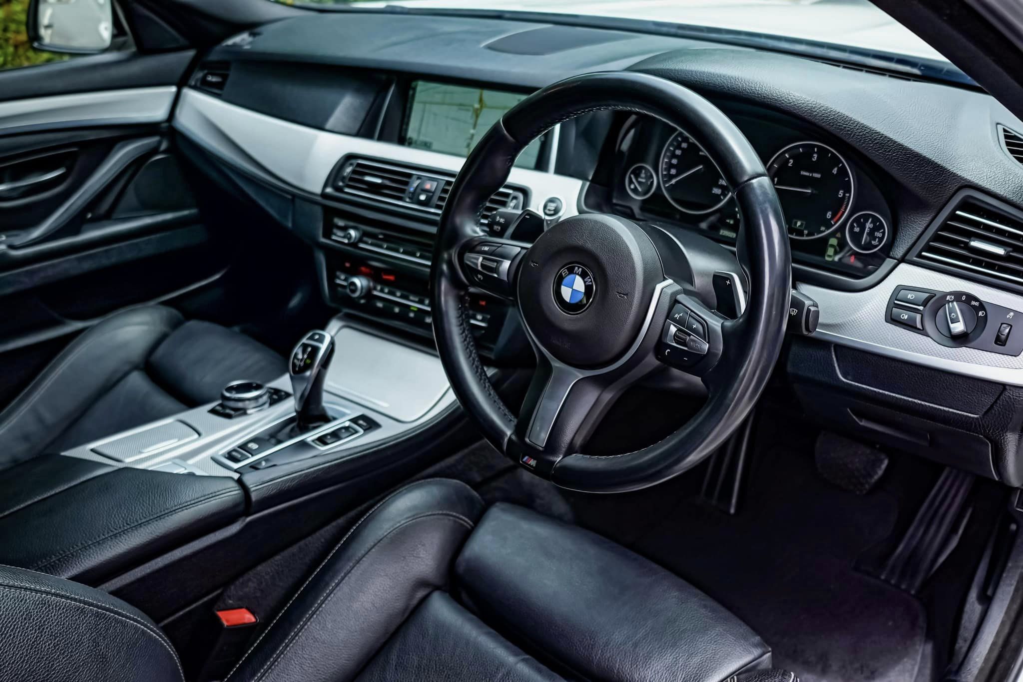 BMW 525D M Sport LCI พวงมาลัยใหม่ ประตูดูด ขายถูกมาก ออฟชั่นดีดี มีที่เราจริงๆ (รูปที่ 33)