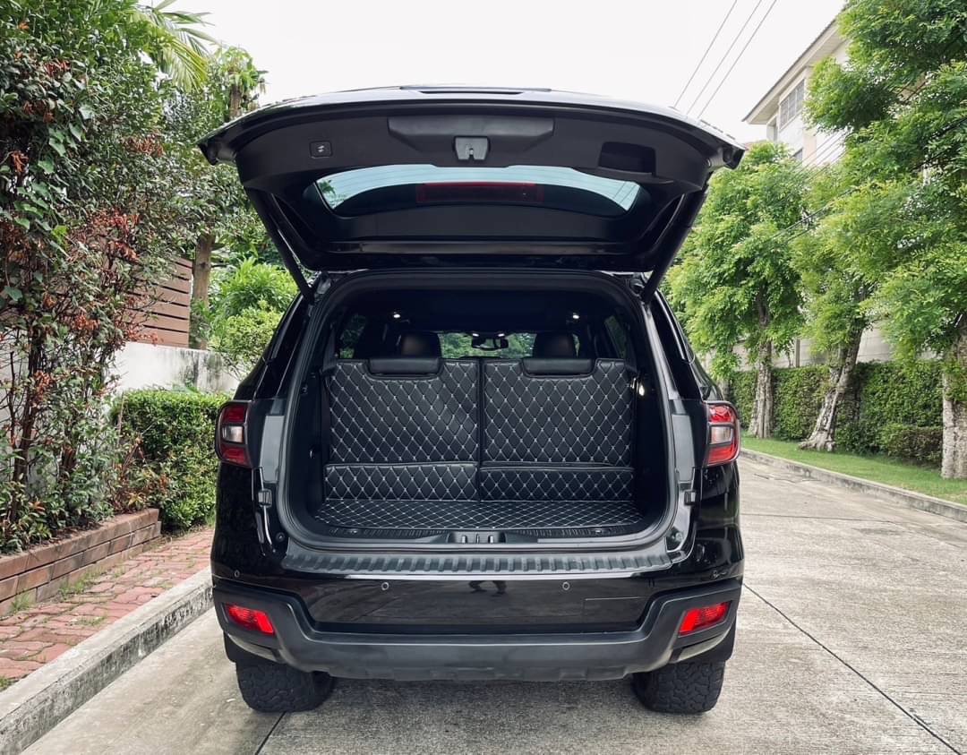 2018 Ford Everest Titanium+ 4x4 สีดำ