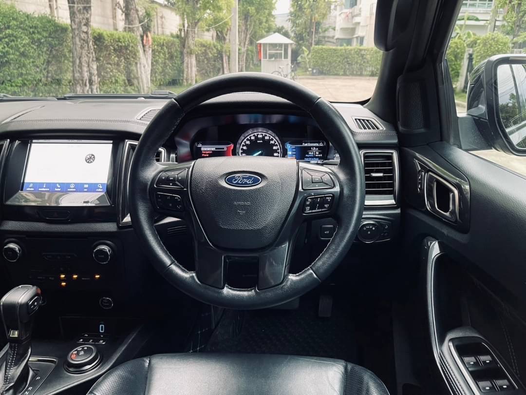 2018 Ford Everest Titanium+ 4x4 สีดำ (รูปที่ 5)