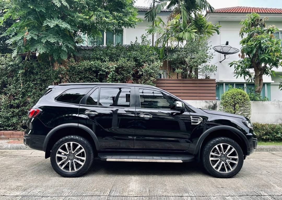 2018 Ford Everest Titanium+ 4x4 สีดำ (รูปที่ 4)