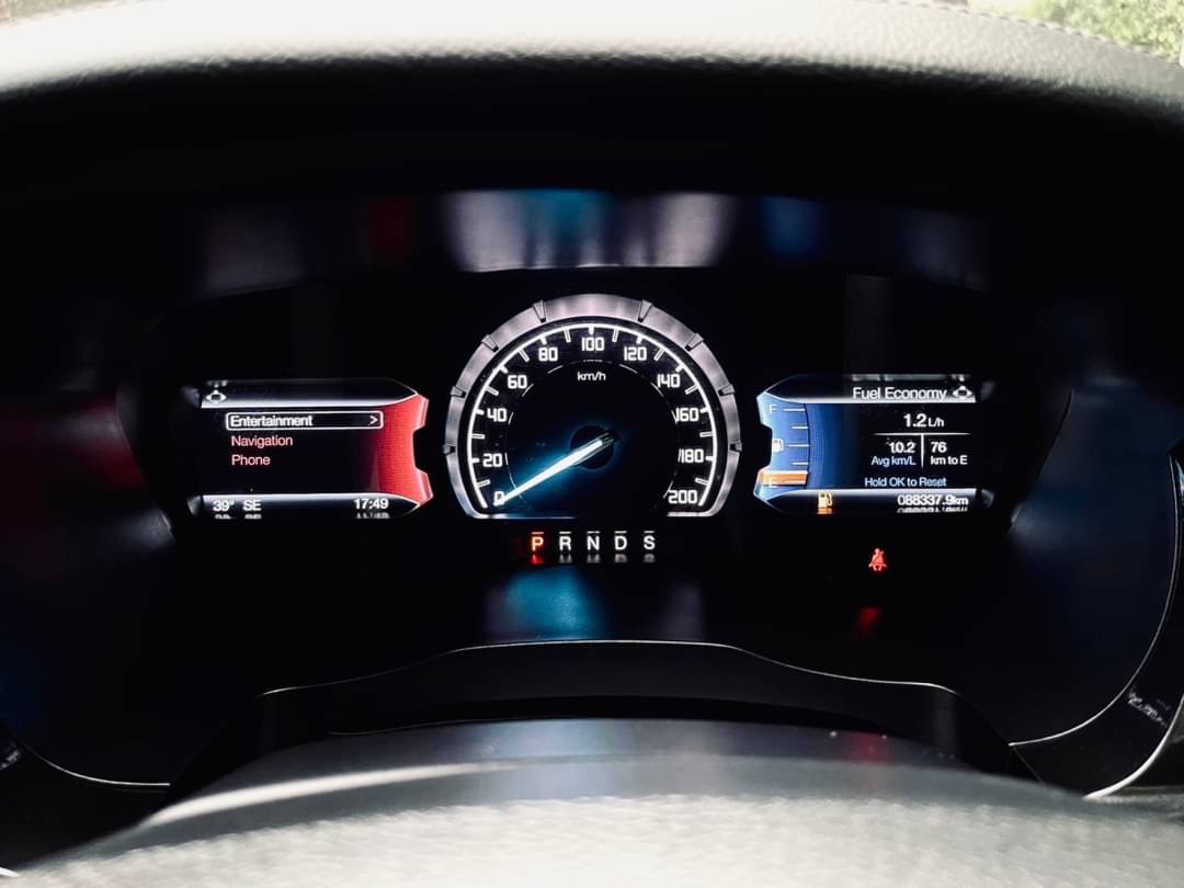 2018 Ford Everest Titanium+ 4x4 สีดำ (รูปที่ 19)
