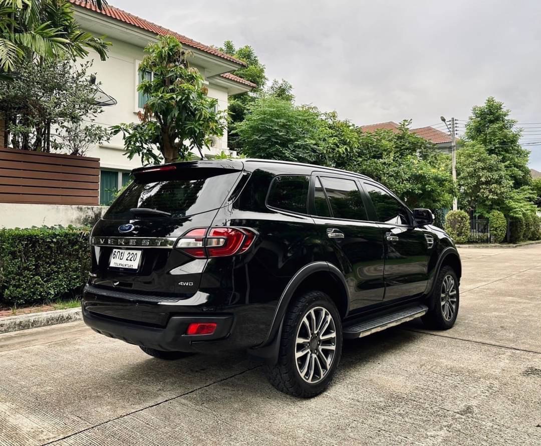 2018 Ford Everest Titanium+ 4x4 สีดำ (รูปที่ 9)