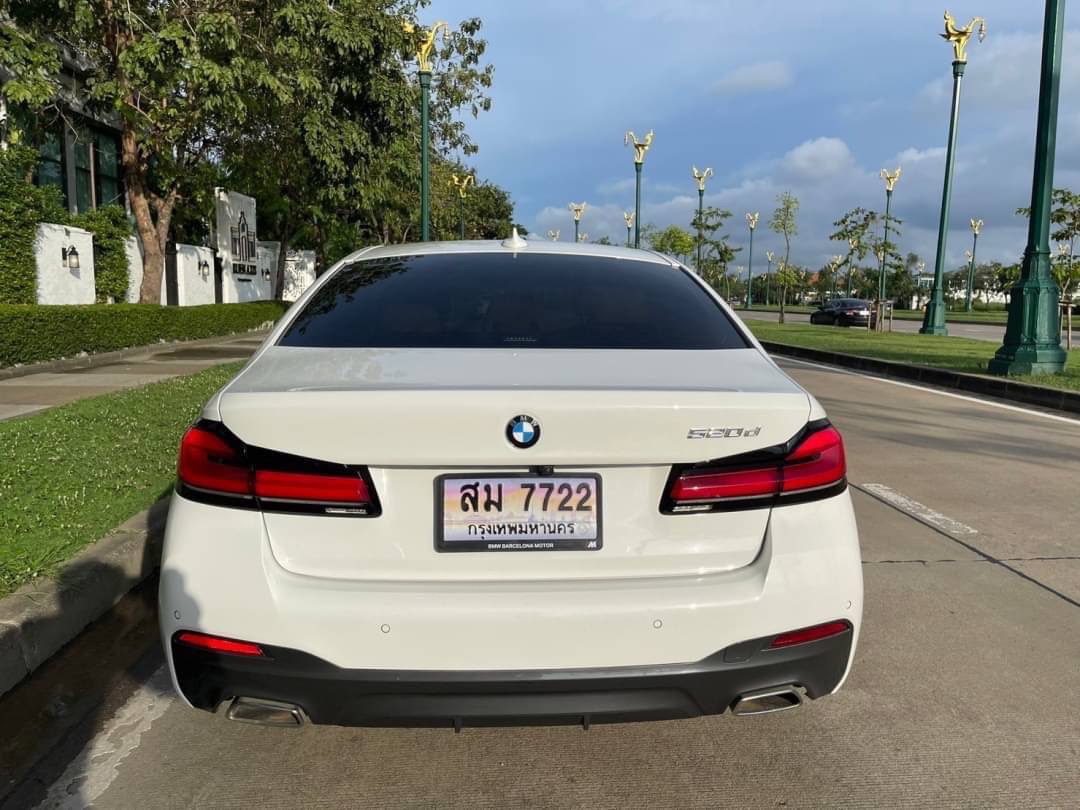 2021 BMW 520d M Sport LCI (G30) สีขาว (รูปที่ 7)