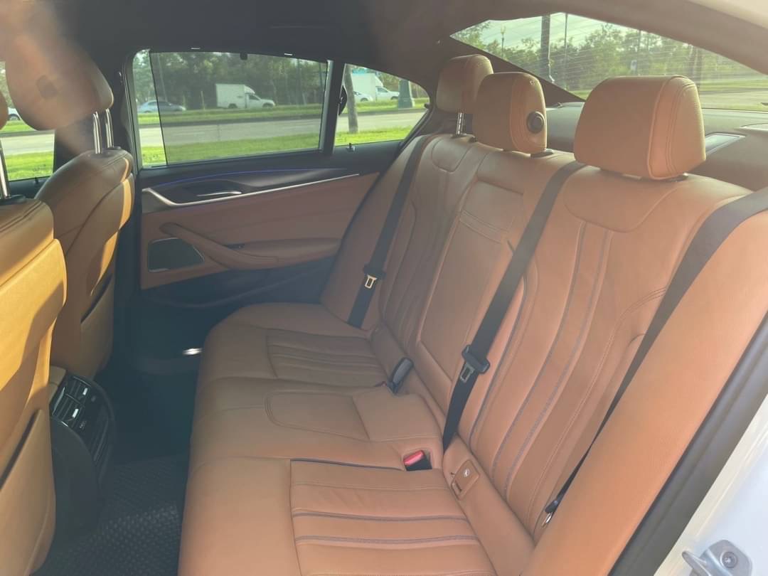 2021 BMW 520d M Sport LCI (G30) สีขาว (รูปที่ 13)