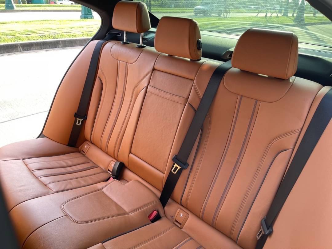 2021 BMW 520d M Sport LCI (G30) สีขาว (รูปที่ 18)