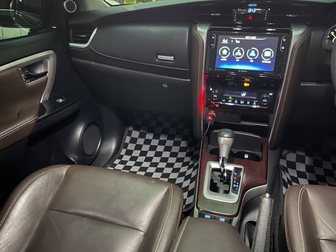 2019 Toyota Fortuner สีดำ (รูปที่ 17)