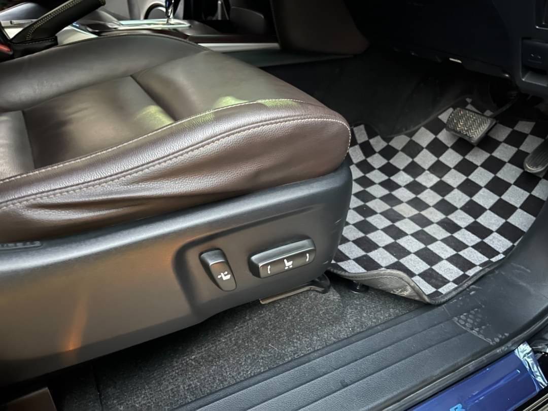 2019 Toyota Fortuner สีดำ (รูปที่ 10)