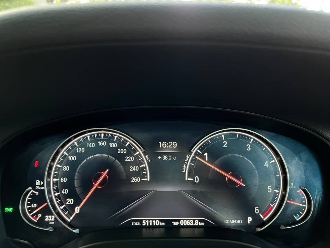 2018 BMW X3 G01 สีเงิน (รูปที่ 18)