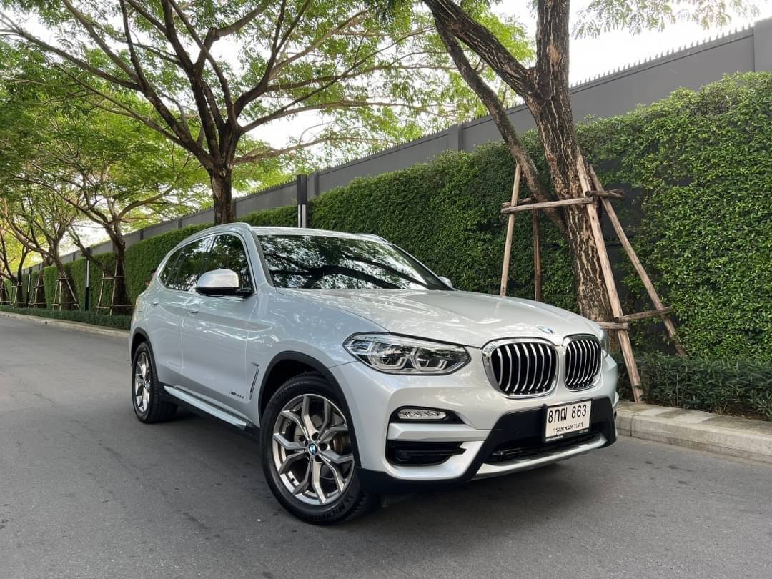 2018 BMW X3 G01 สีเงิน (รูปที่ 3)