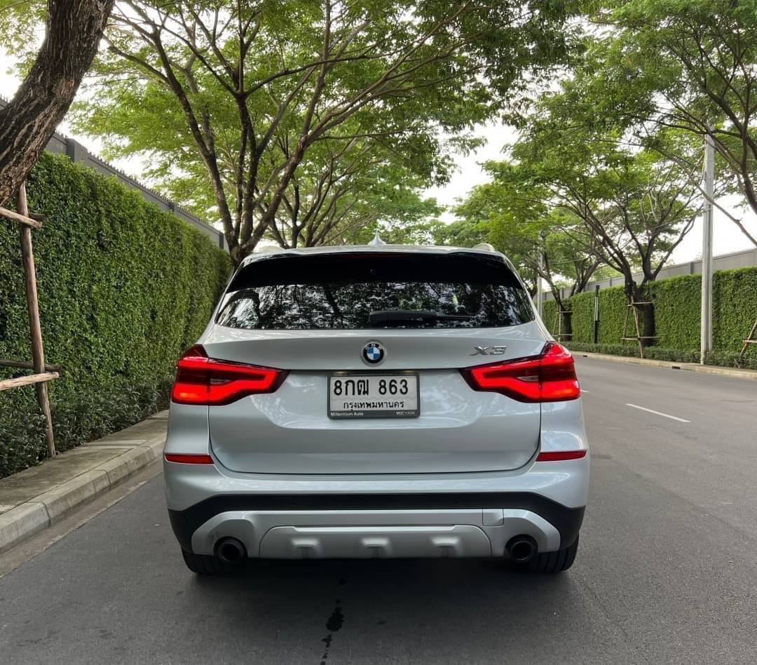 2018 BMW X3 G01 สีเงิน (รูปที่ 8)