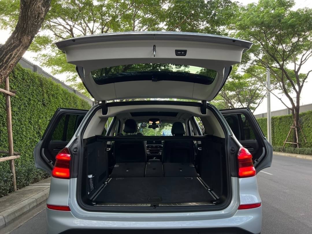 2018 BMW X3 G01 สีเงิน (รูปที่ 19)