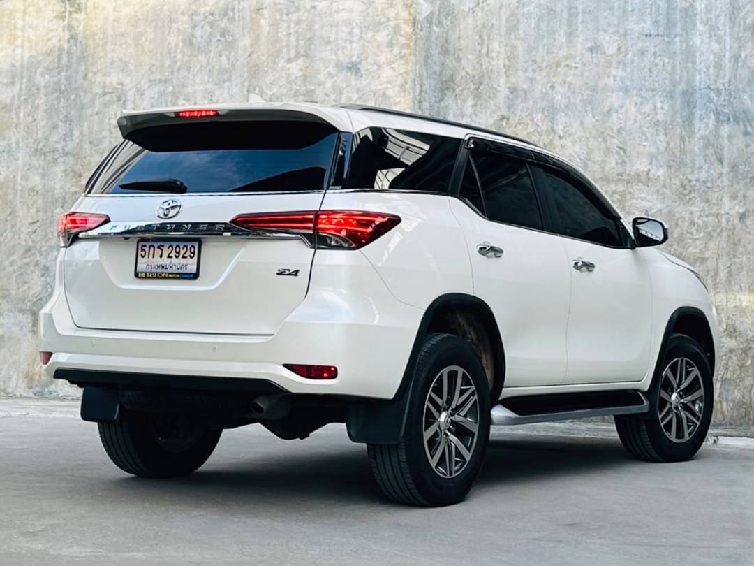 2018 Toyota Fortuner สีขาว