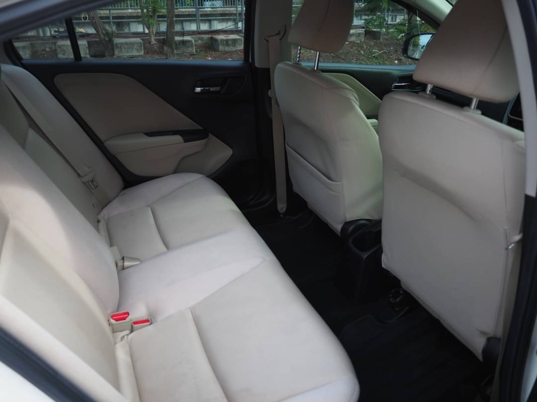 2015 Honda City สีขาว (รูปที่ 5)