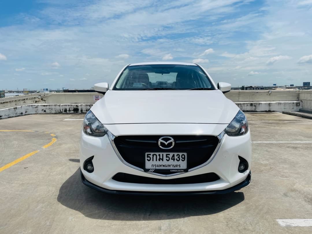 2016 Mazda 2 Sedan (4 ประตู) สีขาว (รูปที่ 2)