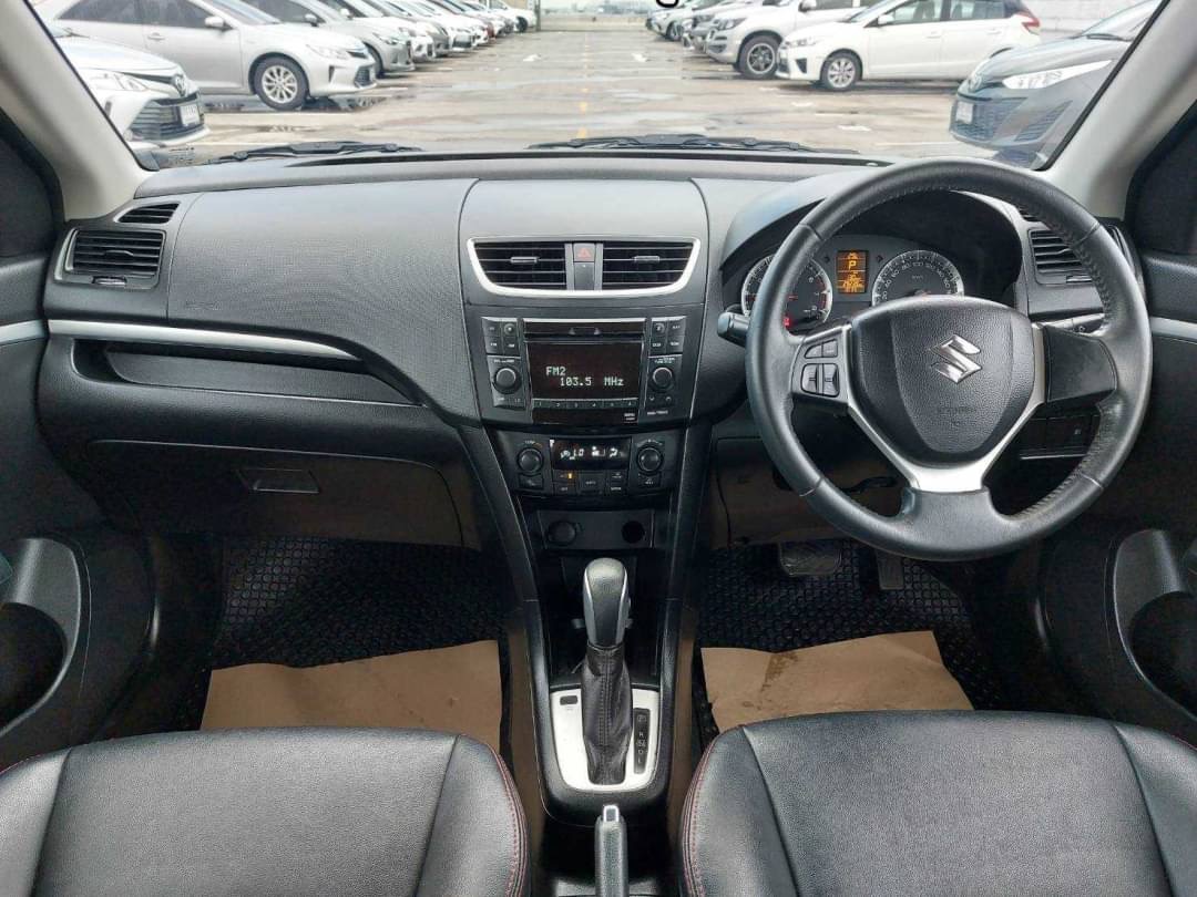 2017 Suzuki Swift สีขาว (รูปที่ 7)