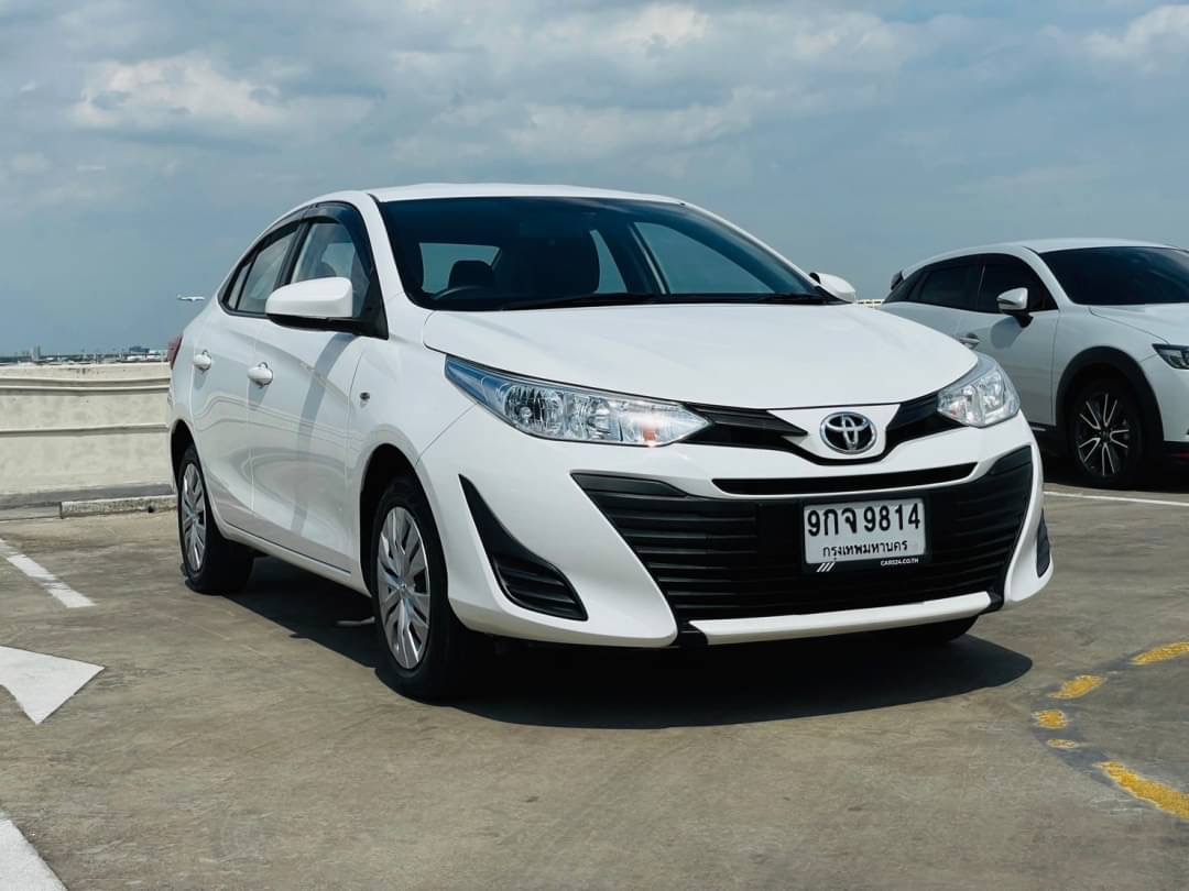 2019 Toyota Yaris Ativ สีขาว (รูปที่ 2)