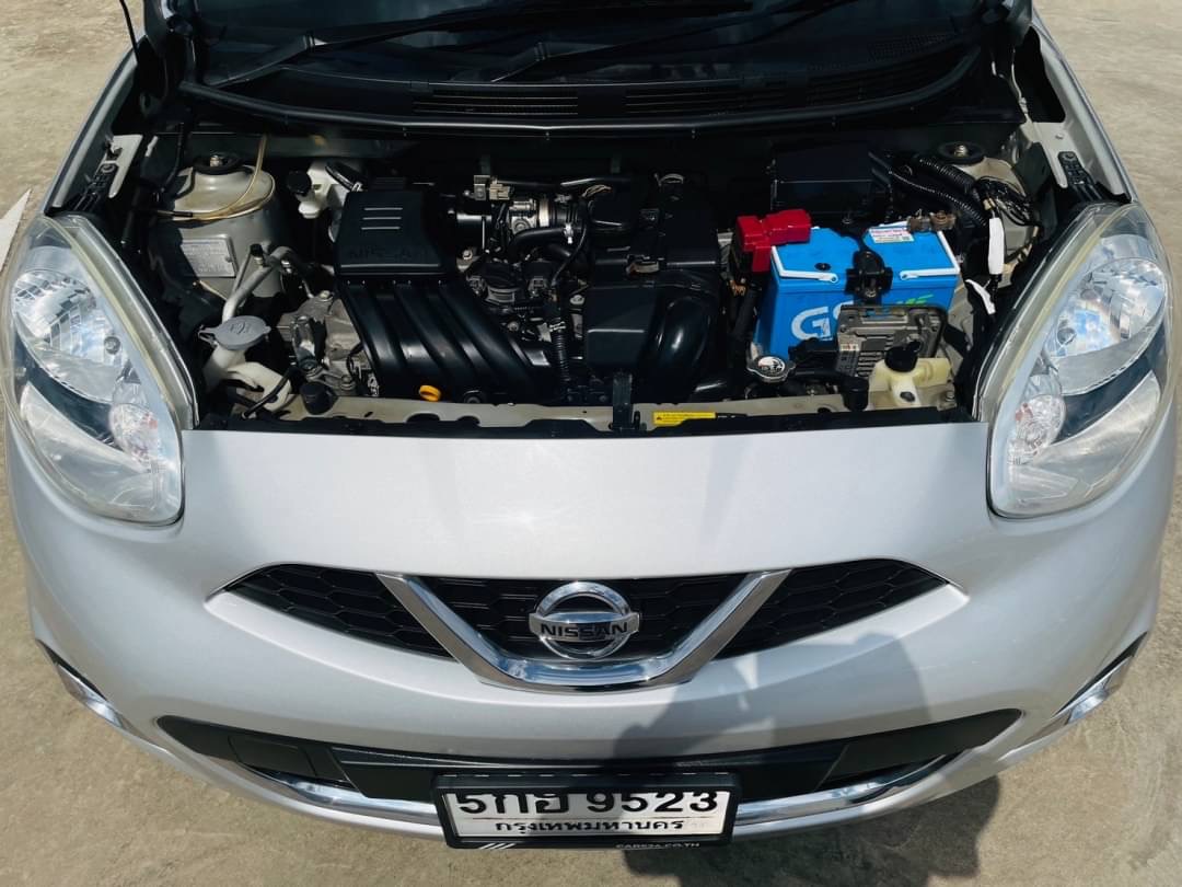 2013 Nissan March สีเงิน (รูปที่ 10)