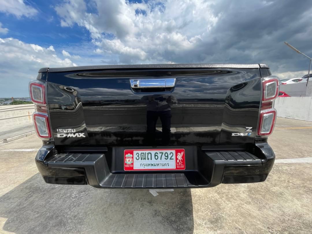 2019 Isuzu D-Max Space Cab สีดำ (รูปที่ 6)