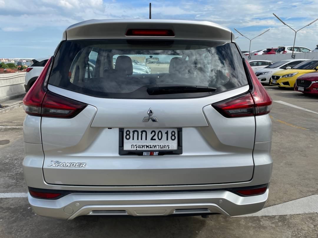 2018 Mitsubishi Xpander สีเงิน (รูปที่ 4)