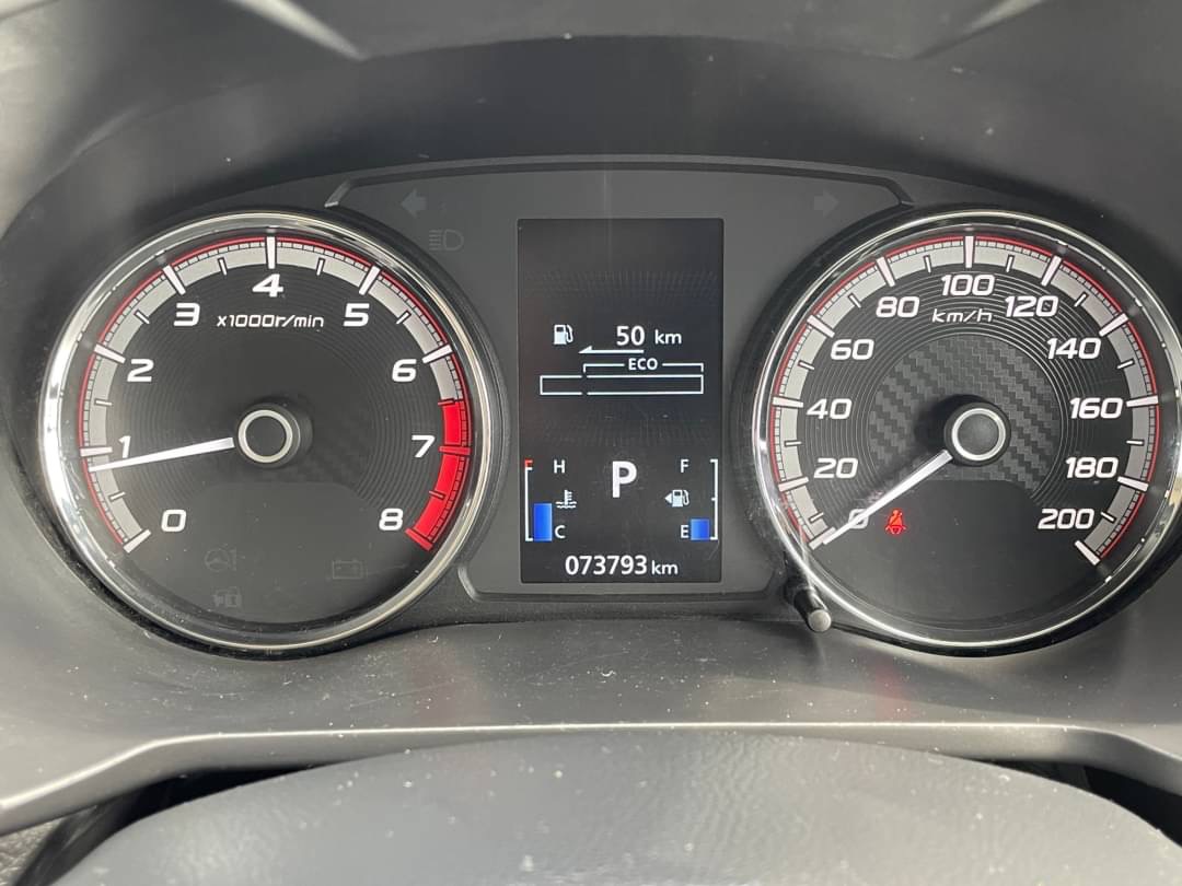 2018 Mitsubishi Xpander สีเงิน (รูปที่ 10)