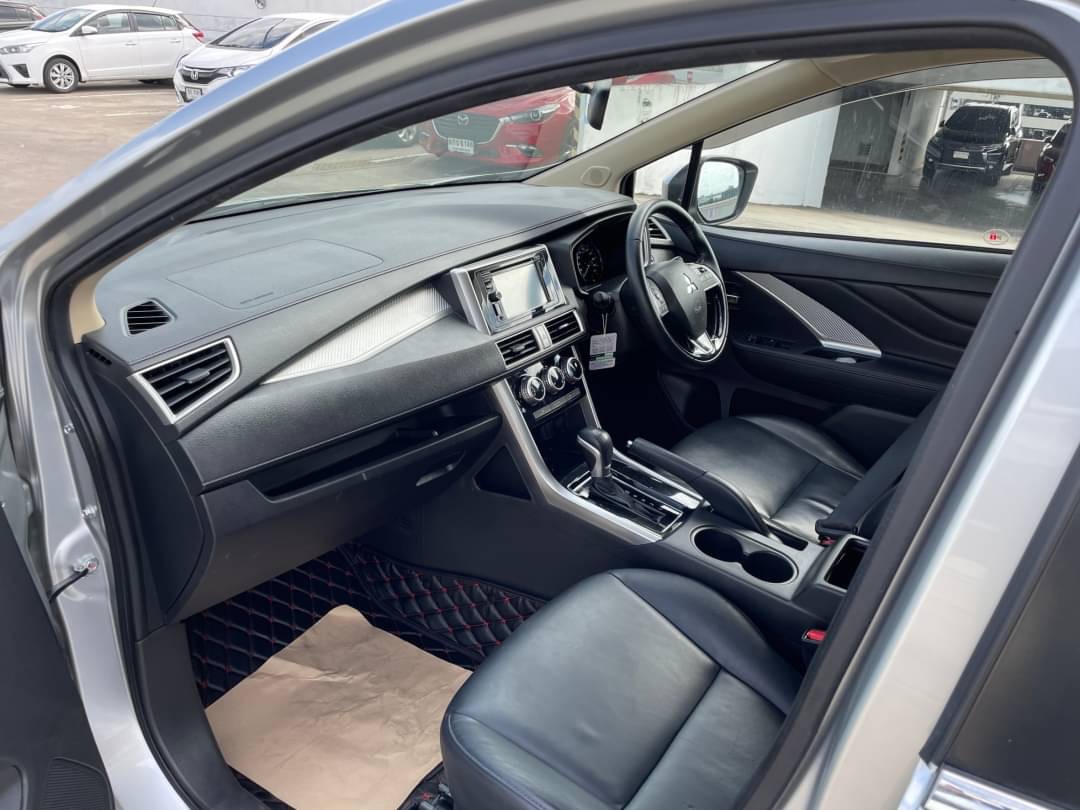 2018 Mitsubishi Xpander สีเงิน (รูปที่ 8)