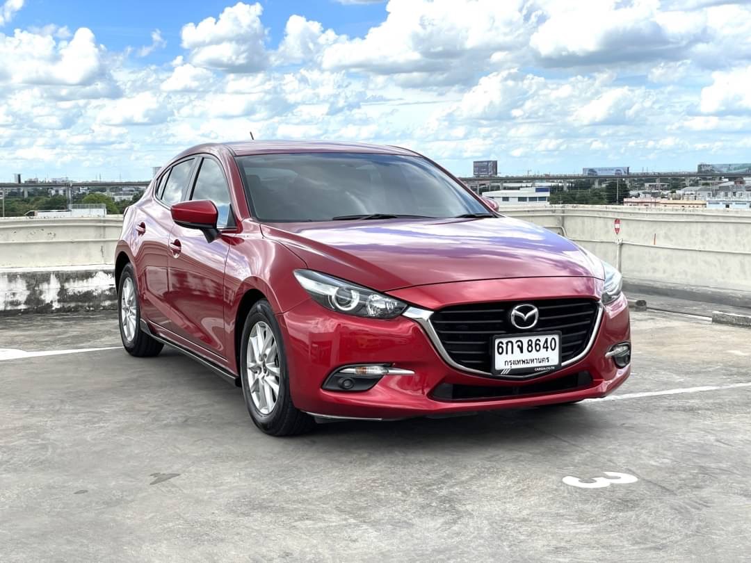 2016 Mazda 3 Fastback สีแดง (รูปที่ 2)