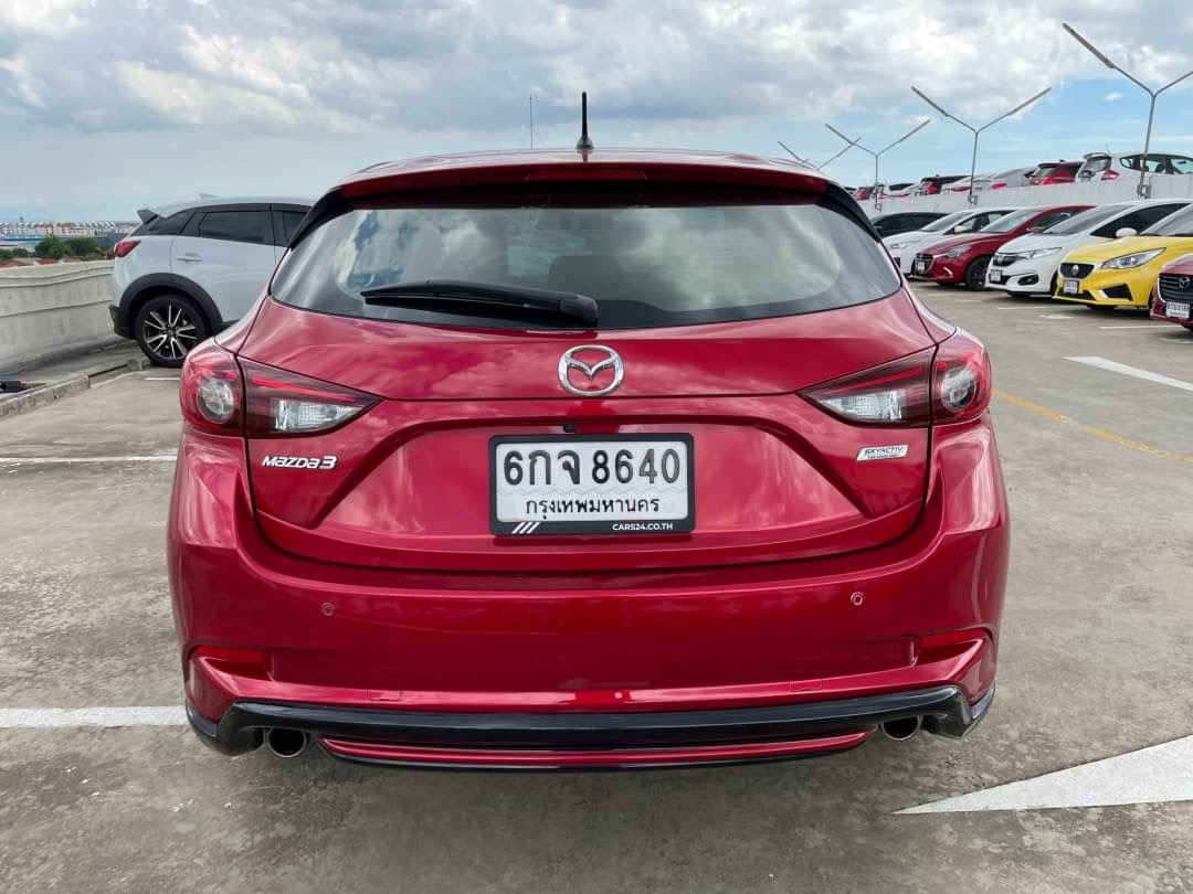2016 Mazda 3 Fastback สีแดง (รูปที่ 7)