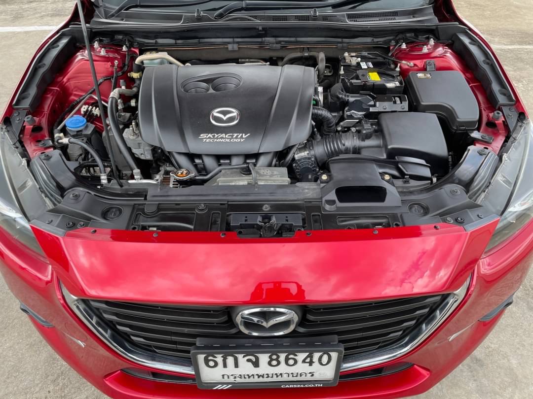 2016 Mazda 3 Fastback สีแดง (รูปที่ 9)