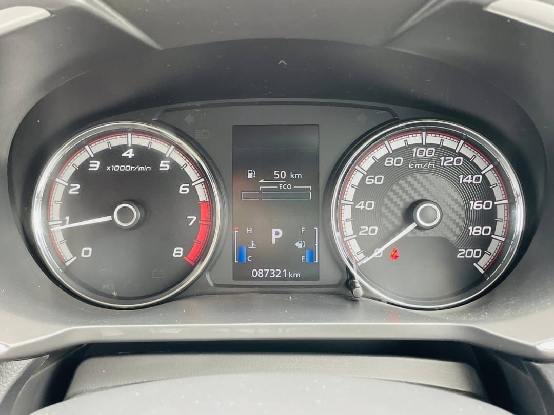 2019 Mitsubishi Xpander สีเงิน (รูปที่ 7)