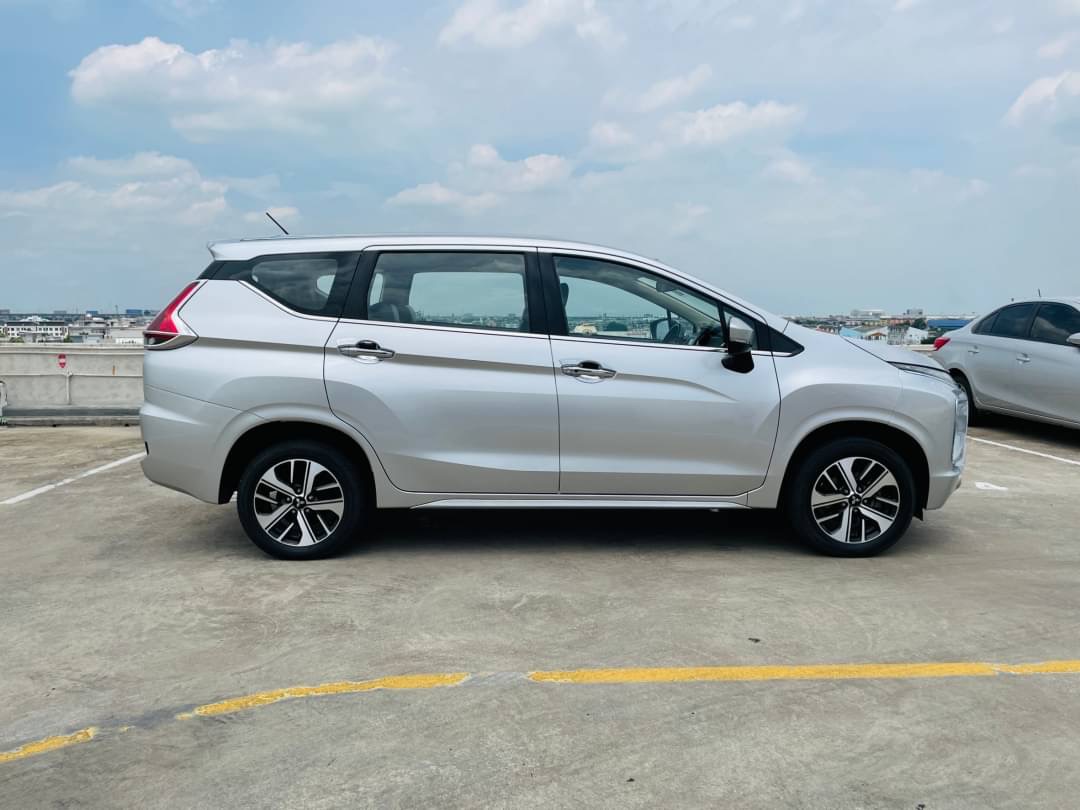 2019 Mitsubishi Xpander สีเงิน (รูปที่ 3)