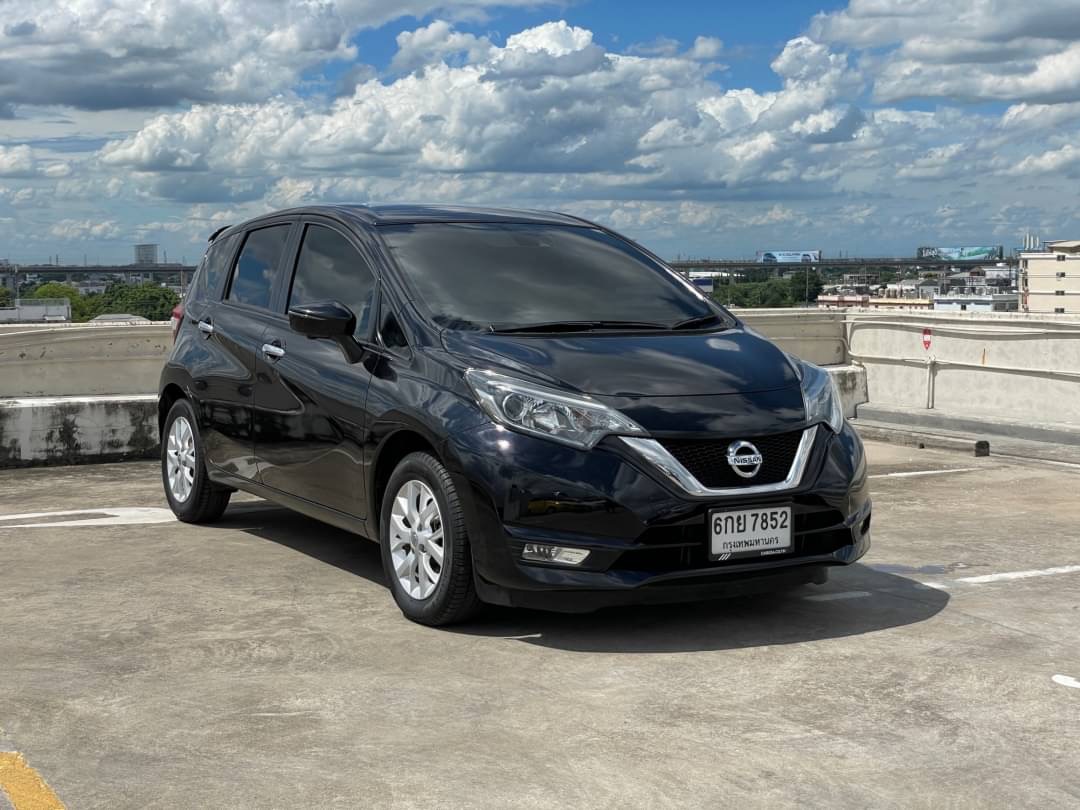 2017 Nissan Note สีดำ (รูปที่ 2)