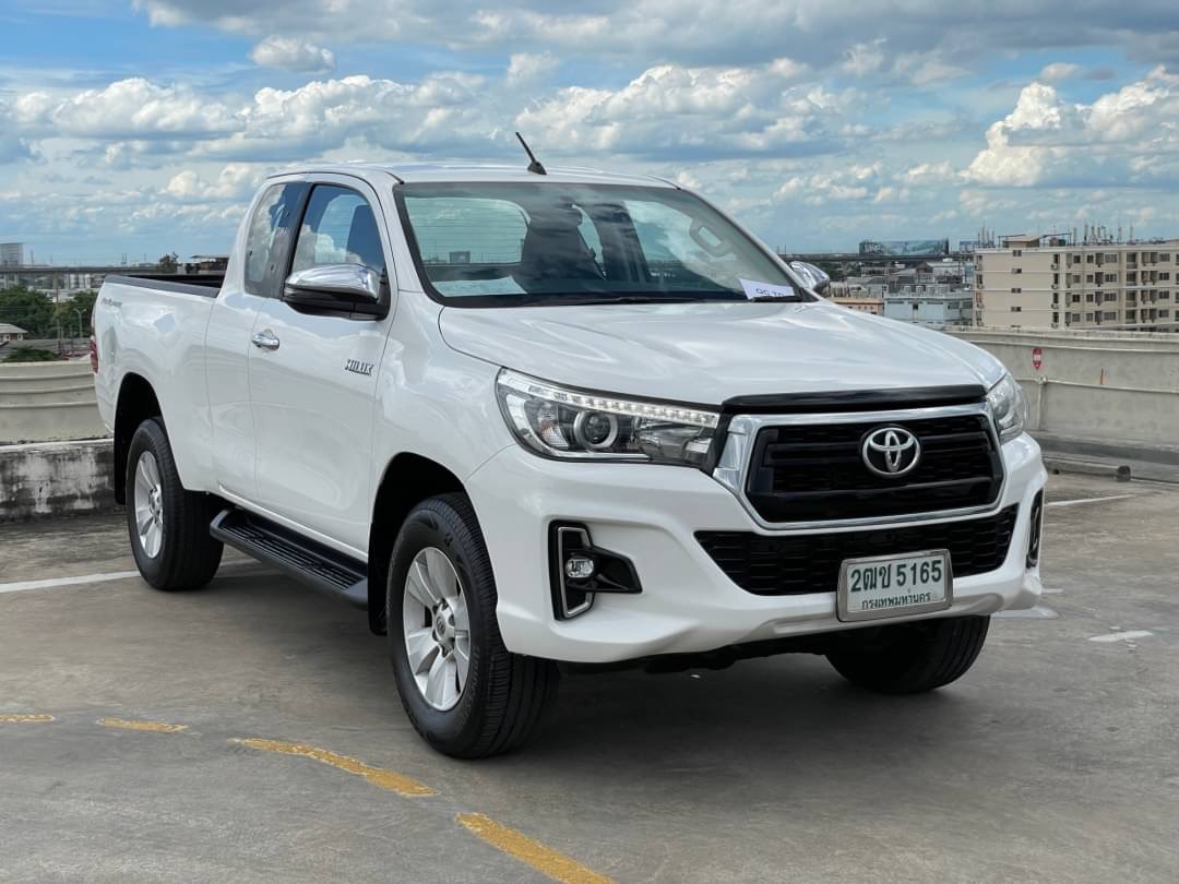 2017 Toyota Revo Smart Cab 2.4 E Plus Prerunner สีขาว (รูปที่ 10)