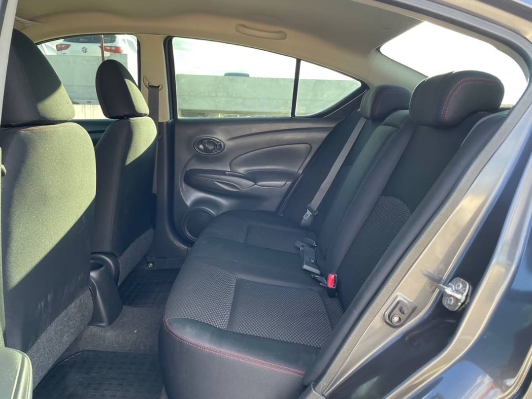 2018 Nissan Almera สีดำ (รูปที่ 6)