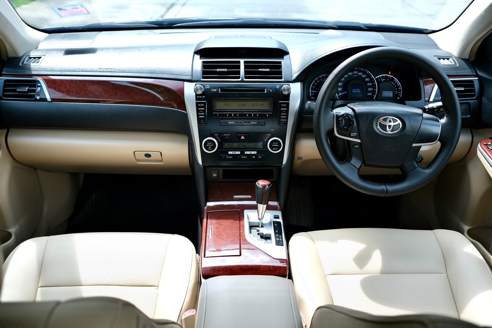 Toyota Camry 2.0 G auto ไมล์ 2 แสน iรถสวย พร้อมโอน ฟรีดาวน์ (รูปที่ 4)