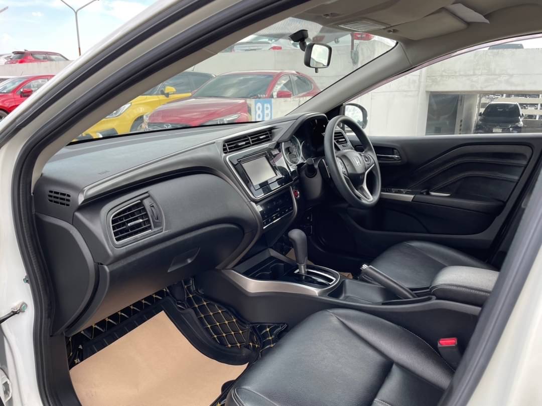 2019 Honda City สีขาว (รูปที่ 9)