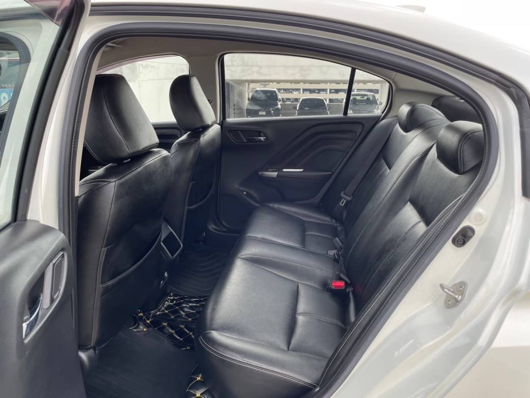 2019 Honda City สีขาว (รูปที่ 4)