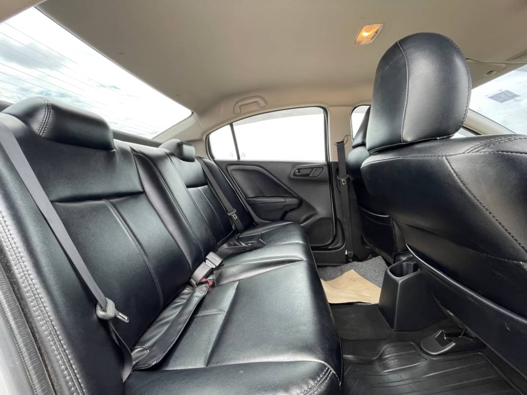 2019 Honda City สีขาว (รูปที่ 10)