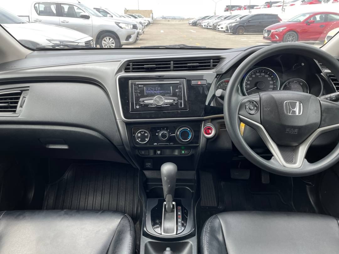2019 Honda City สีขาว (รูปที่ 4)