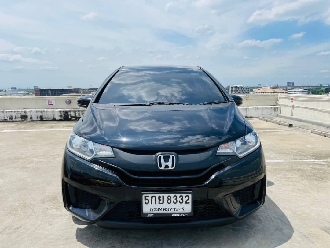 2016 Honda Jazz GK สีดำ (รูปที่ 9)