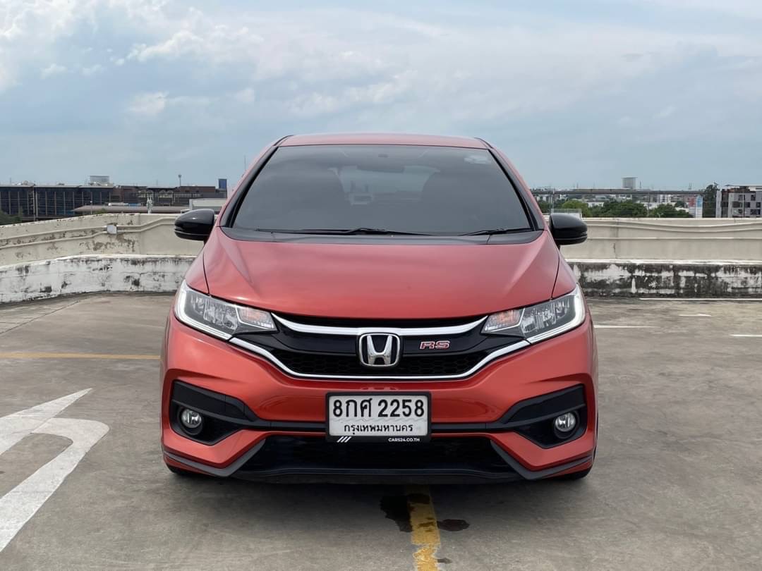 2019 Honda Jazz GK สีแดง (รูปที่ 3)